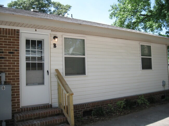property at 1334 E Balview Ave