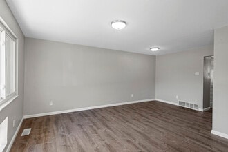 3892 Brittany Cir in Bridgeton, MO - Building Photo - Building Photo