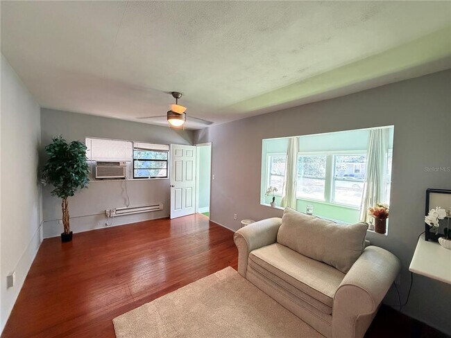 543 13th Ave S in St. Petersburg, FL - Building Photo - Building Photo