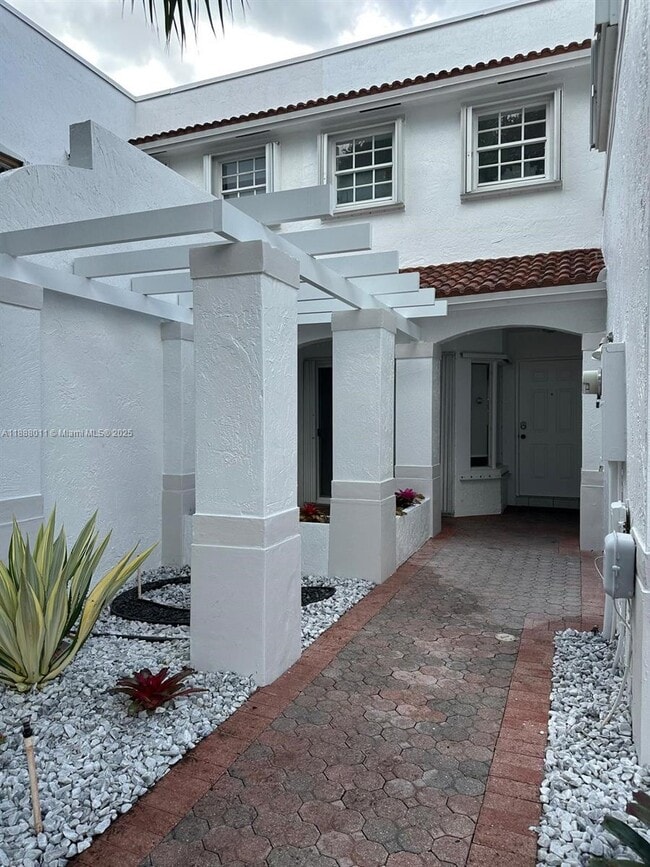 6444 NW 109th Ave in Doral, FL - Building Photo - Building Photo