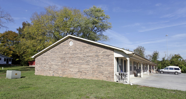 2004 Whitaker Rd in Athens, TN - Building Photo - Building Photo