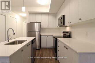10 Palace St in Kitchener, ON - Building Photo - Building Photo