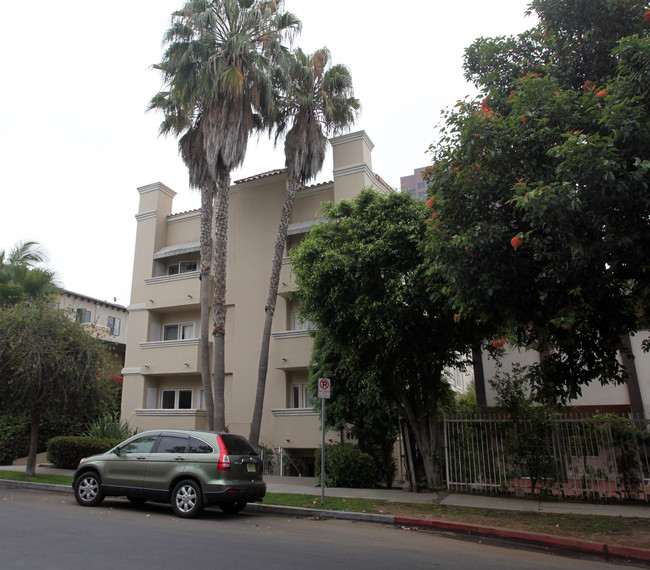 11756 Kiowa Ave in Los Angeles, CA - Foto de edificio - Building Photo