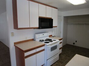 174 SW Ivy Ct in Prineville, OR - Building Photo - Building Photo