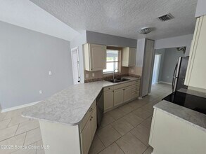 2195 Trillo Rd SE in Palm Bay, FL - Building Photo - Building Photo
