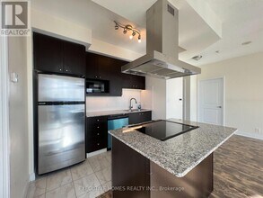 60 Absolute Ave in Mississauga, ON - Building Photo - Building Photo