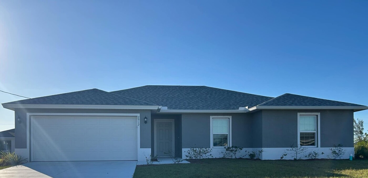 2912 NE 2nd Ave in Cape Coral, FL - Building Photo