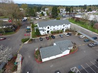 Cascade Village Apartments in Estacada, OR - Foto de edificio - Building Photo