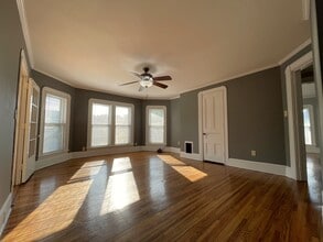 533 W Gray St, Unit B in Elmira, NY - Building Photo - Building Photo