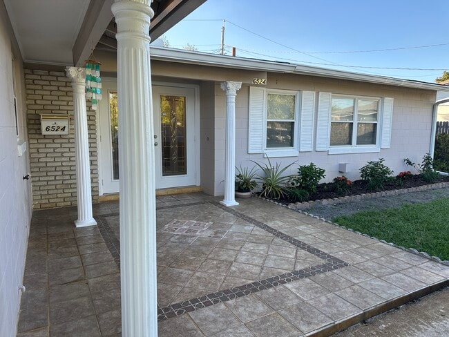 6524 Voltaire Dr in Orlando, FL - Foto de edificio - Building Photo