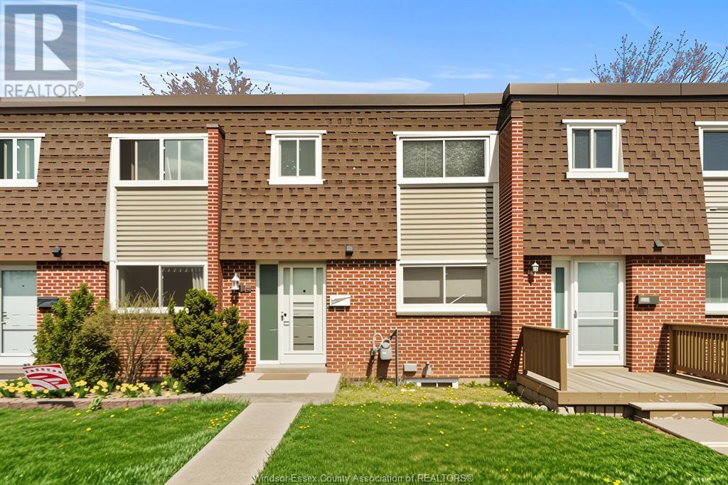 117 Cranbrook Ct in Essex, ON - Building Photo