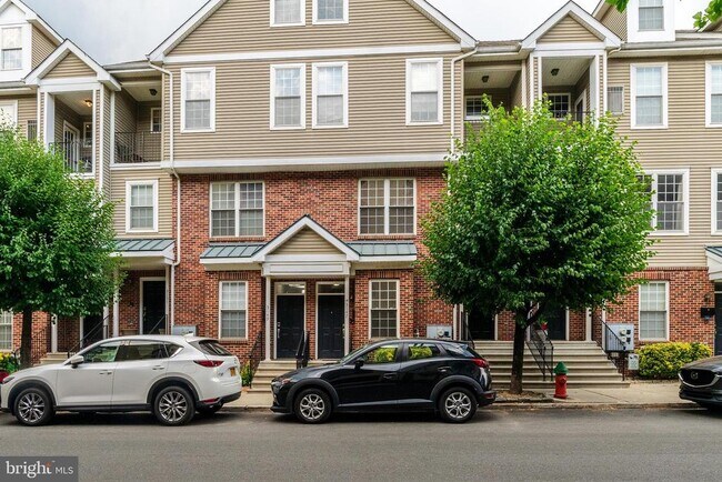 property at 3147 W Thompson St