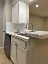 2800 W Pioneer Dr in Irving, TX - Building Photo - Building Photo