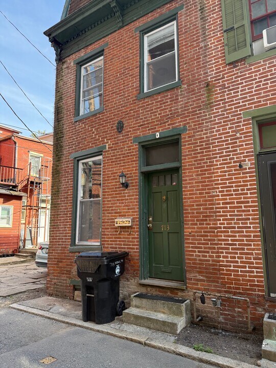 713 Prince St in Harrisburg, PA - Building Photo