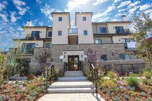 330 Salem St, Unit 103 in Glendale, CA - Building Photo