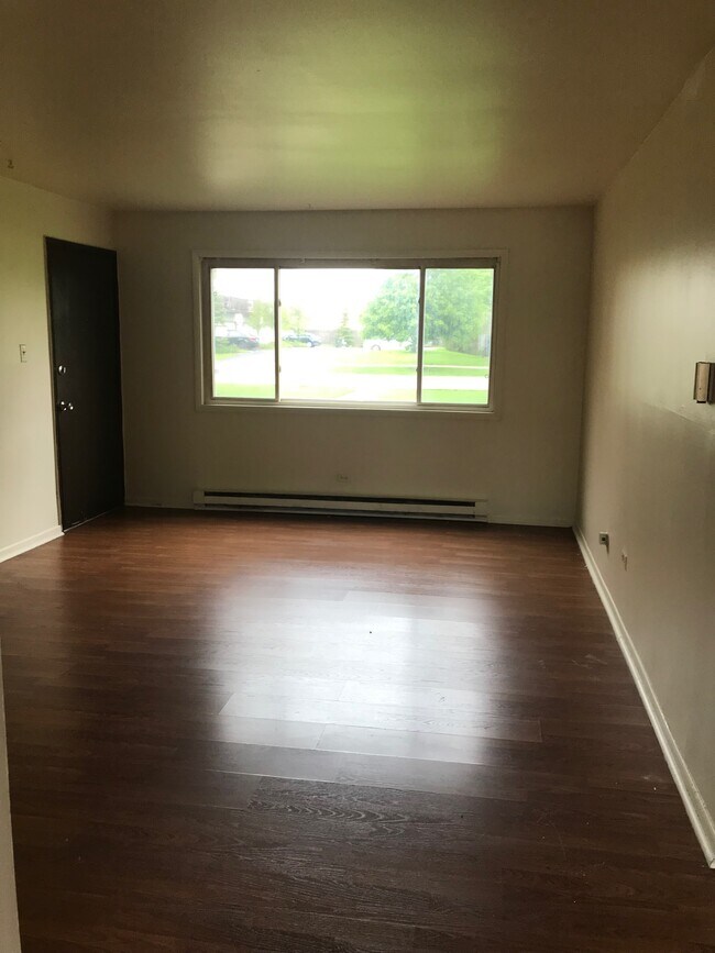 456 St Apartments and Nearby Wood Dale Apartments For Rent