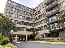 600 Roosevelt Blvd, Unit 314 in Falls Church, VA - Building Photo