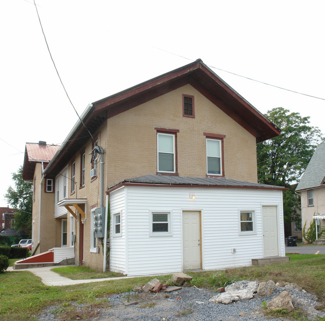 332 Academy St in Williamsport, PA - Foto de edificio - Building Photo