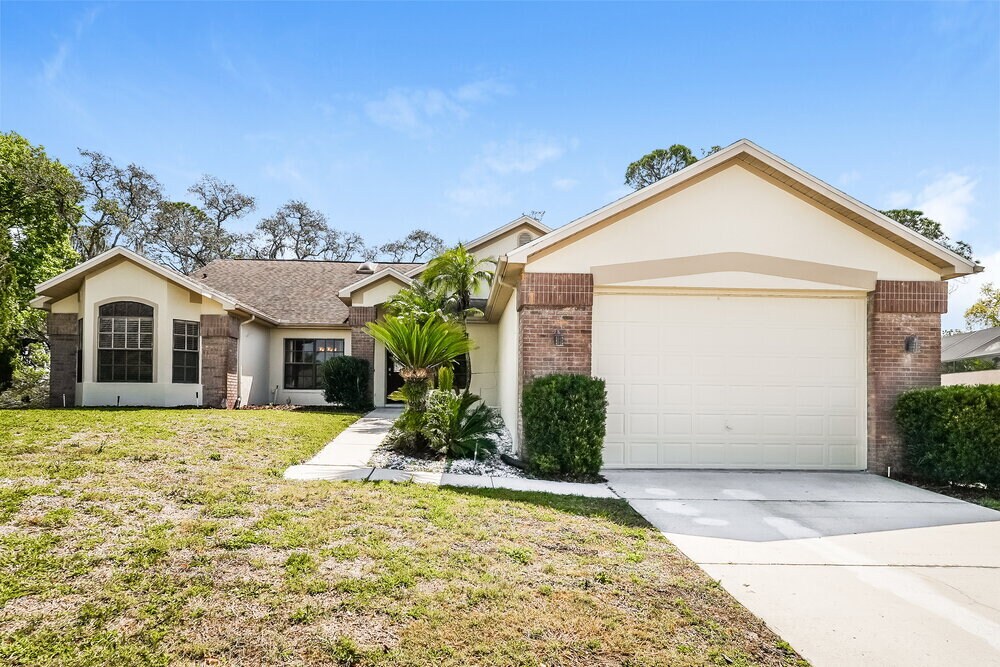 14525 Pimberton Dr in Hudson, FL - Building Photo