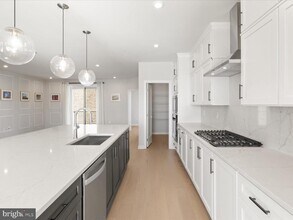 43544 Jefferson Park St in Ashburn, VA - Building Photo - Building Photo