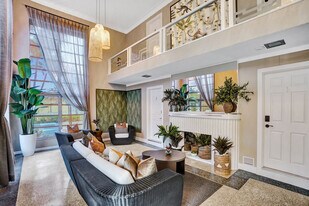 101 Lucerne Ave, Unit SI FL2-ID1504075P in Lake Worth Beach, FL - Building Photo