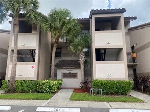 9943 Nob Hill Ln in Sunrise, FL - Building Photo - Building Photo
