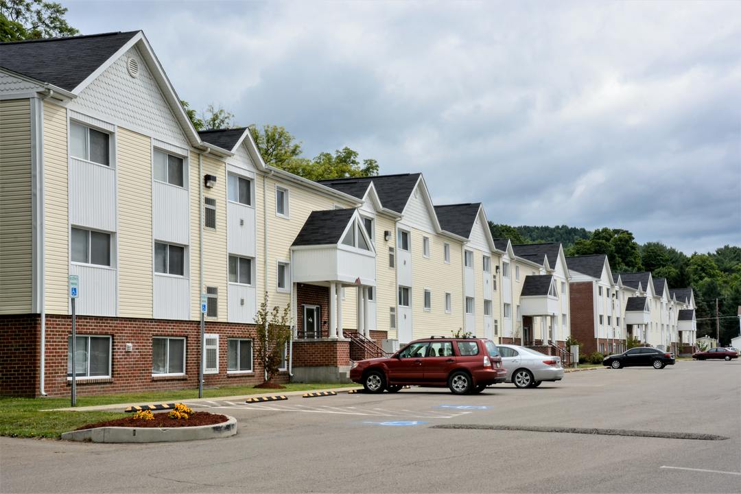 Commons at Mansfield Apartments in Mansfield, PA - Building Photo