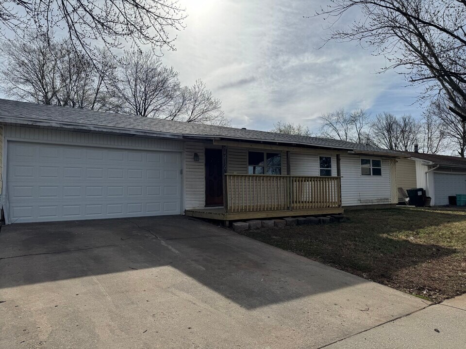 1214 N Drury Ave in Springfield, MO - Foto de edificio