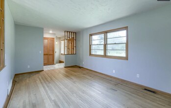 9512 Emmet St in Omaha, NE - Foto de edificio - Building Photo
