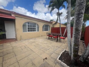 11720 SW 103rd Ln in Miami, FL - Building Photo - Building Photo