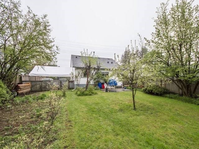 21706 Dewdney Trunk Rd in Maple Ridge, BC - Building Photo - Building Photo