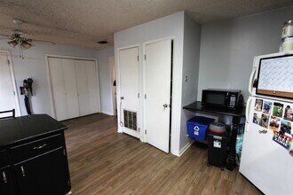 2389 Gregory Dr in Tallahassee, FL - Building Photo - Building Photo