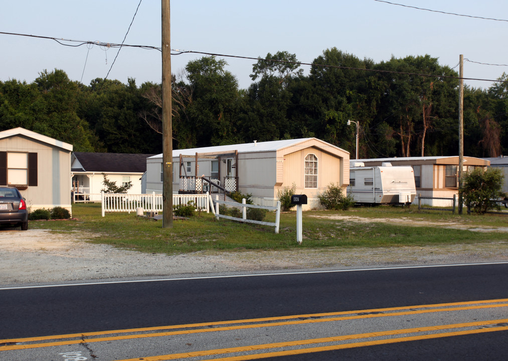 8047 River Rd SE in Southport, NC - Building Photo