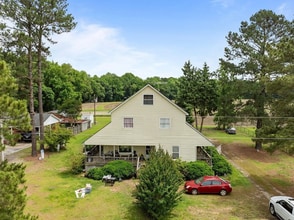 396 James Tart Rd, Unit B in Lillington, NC - Building Photo - Building Photo