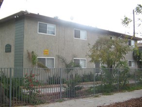 163 E 15th St in San Bernardino, CA - Building Photo - Building Photo