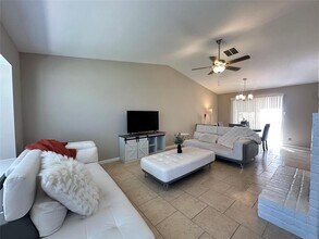10627 Sandpiper Dr in Houston, TX - Building Photo - Building Photo
