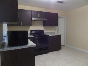 9145 E Highland Pines Blvd in Palm Beach Gardens, FL - Building Photo - Building Photo