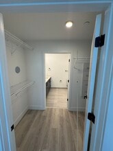 60 NW 31st St, Unit B3 in Miami, FL - Building Photo - Building Photo