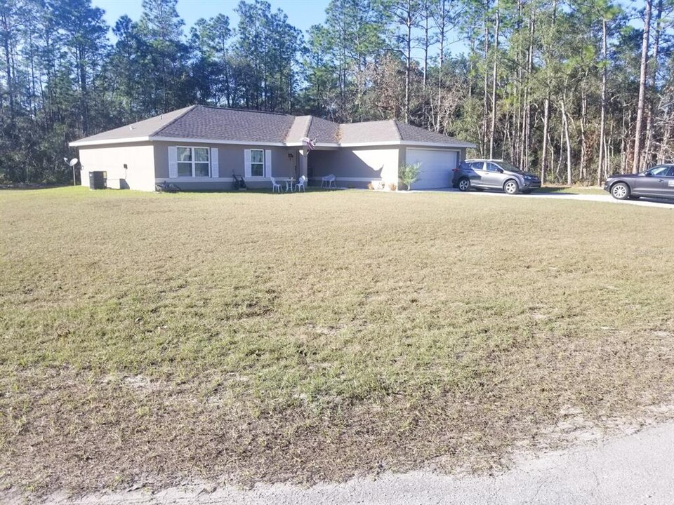 561 Marion Oaks Pass in Ocala, FL - Building Photo