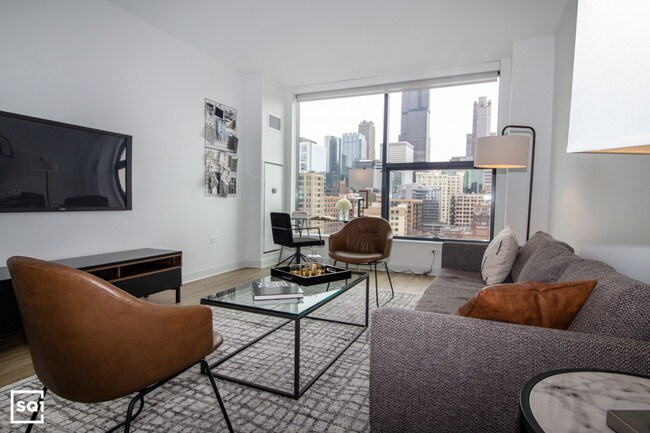 815 W Van Buren St-Unit -903 in Chicago, IL - Building Photo - Building Photo