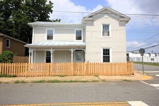 421 9th St NW in Charlottesville, VA - Building Photo