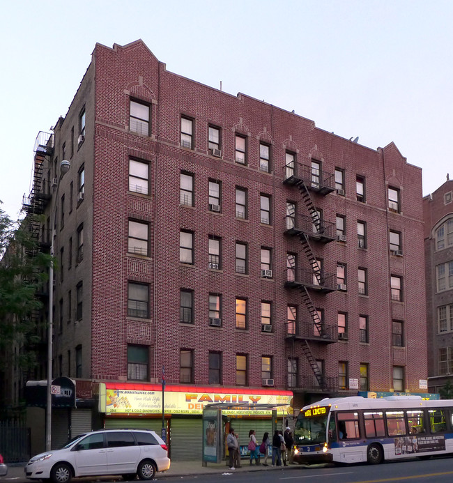 2564-2568 Amsterdam Ave in New York, NY - Building Photo - Building Photo