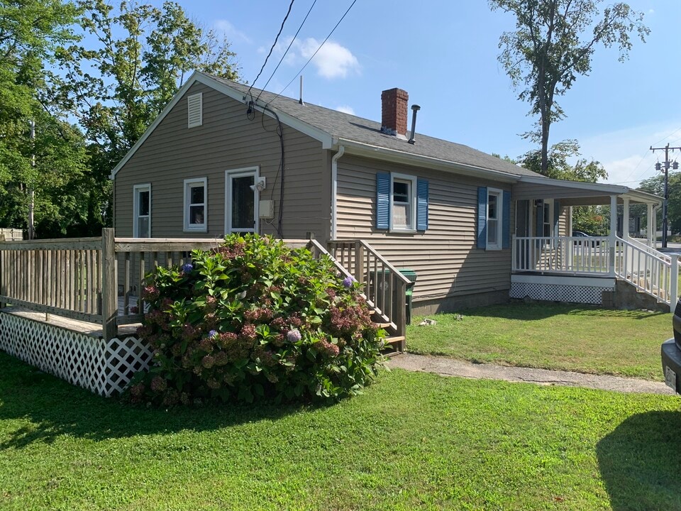 73 Careswell St in Marshfield, MA - Foto de edificio