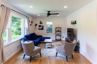 421 Moseley Dr in Charlottesville, VA - Building Photo - Building Photo