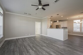 701 Pelican Ct in Poinciana, FL - Building Photo - Building Photo