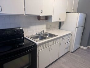 906 S Noland Rd in Independence, MO - Building Photo - Building Photo