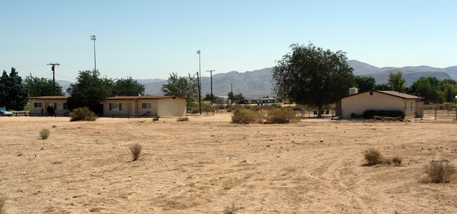 21773 Pah-ute Rd in Apple Valley, CA - Building Photo - Building Photo