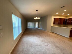 11831 Iselle Dr in Orlando, FL - Foto de edificio - Building Photo