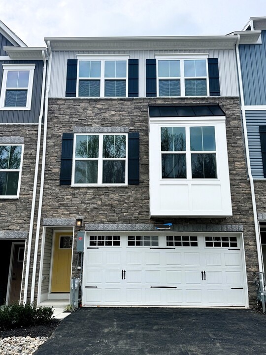 7868 Blackbriar Way in Laurel, MD - Building Photo