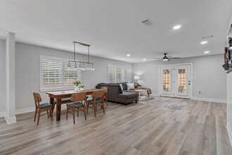107 Lake Ct in Niceville, FL - Building Photo - Building Photo
